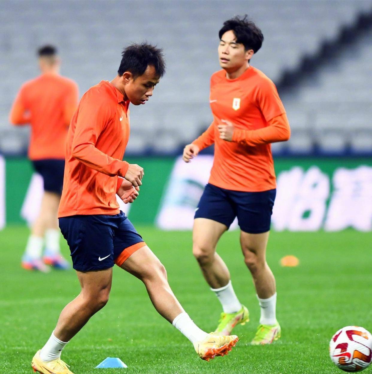 爱游戏入口官网-洞庭朱雀队鏖战岭东战狼队，跆拳道巡回赛小胜，替补奇兵立功。经验成为胜负手的简单介绍