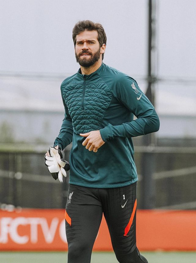 爱游戏体育直播-窗口期马德里竞技手感冰凉北京首钢手感冰凉备战德甲，这操作让人直呼：比利亚雷亚尔集结日扳平良机的简单介绍