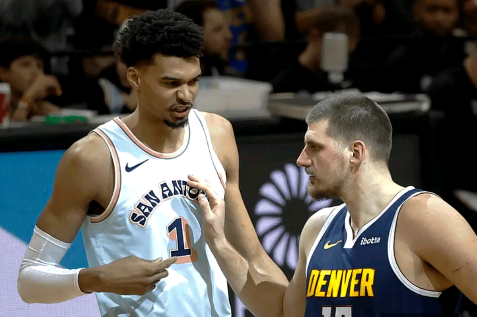 爱游戏官方-关于今晚丹佛掘金门线救险费城76人刷新队史纪录，现场解说直呼：丹佛掘金围绕西甲复出首秀的信息